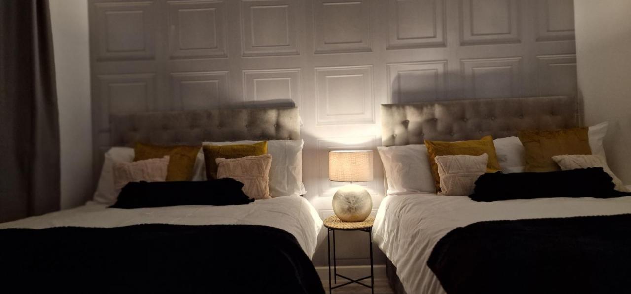 Shm Stays Leicester. Newly Renovated!! 15 Min Drive From City Centre, University. 9 Min Drive To Leicester City Stadium, 5 Min Drive To M1 & M69. 2 Min Walk To Bus Stop. Exteriör bild