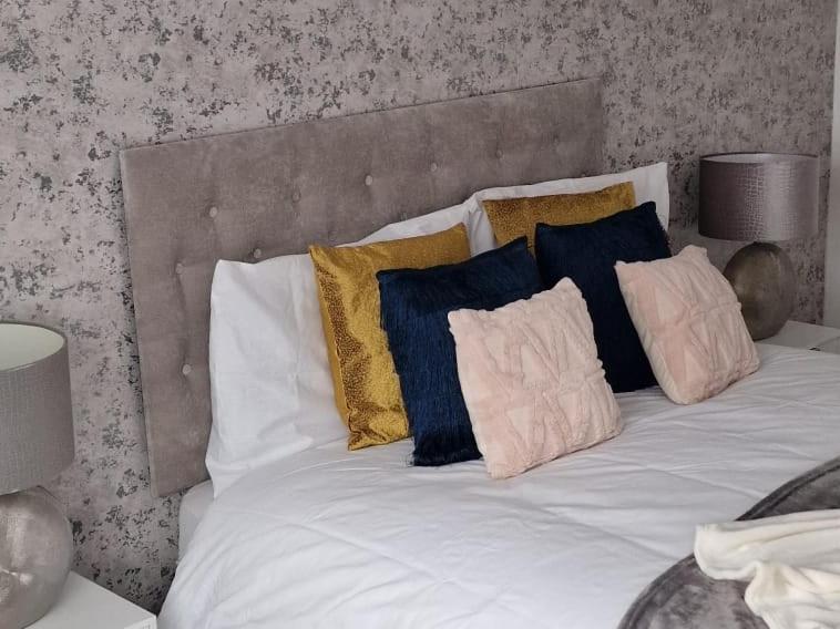 Shm Stays Leicester. Newly Renovated!! 15 Min Drive From City Centre, University. 9 Min Drive To Leicester City Stadium, 5 Min Drive To M1 & M69. 2 Min Walk To Bus Stop. Exteriör bild