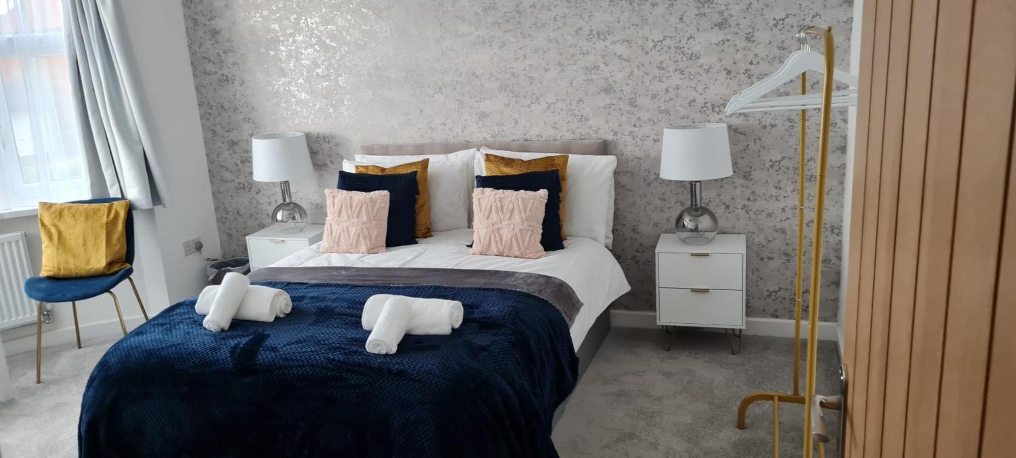 Shm Stays Leicester. Newly Renovated!! 15 Min Drive From City Centre, University. 9 Min Drive To Leicester City Stadium, 5 Min Drive To M1 & M69. 2 Min Walk To Bus Stop. Exteriör bild
